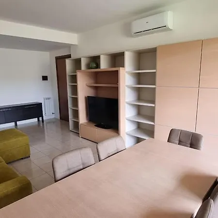Apartment Oasis *